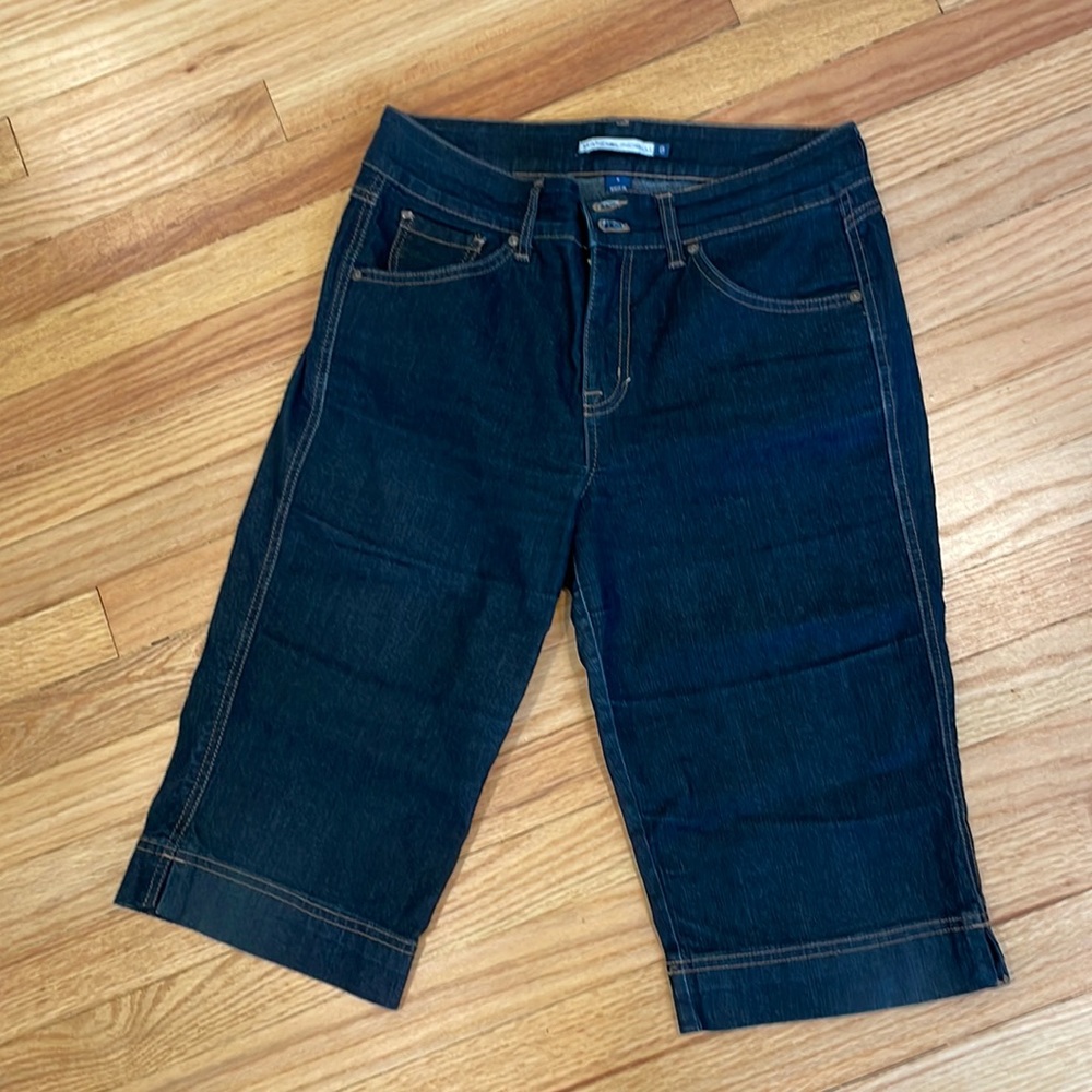 Bandolino Blue jeans capris pants dark denim wash 8